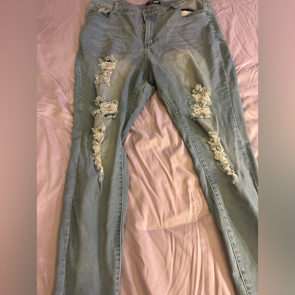 Fashion Nova Distressed jeans. Size 2X